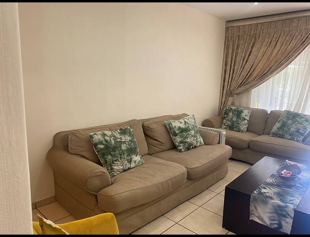 3 BEDROOM TOWNHOUSE FOR SALE IN MULBARTON